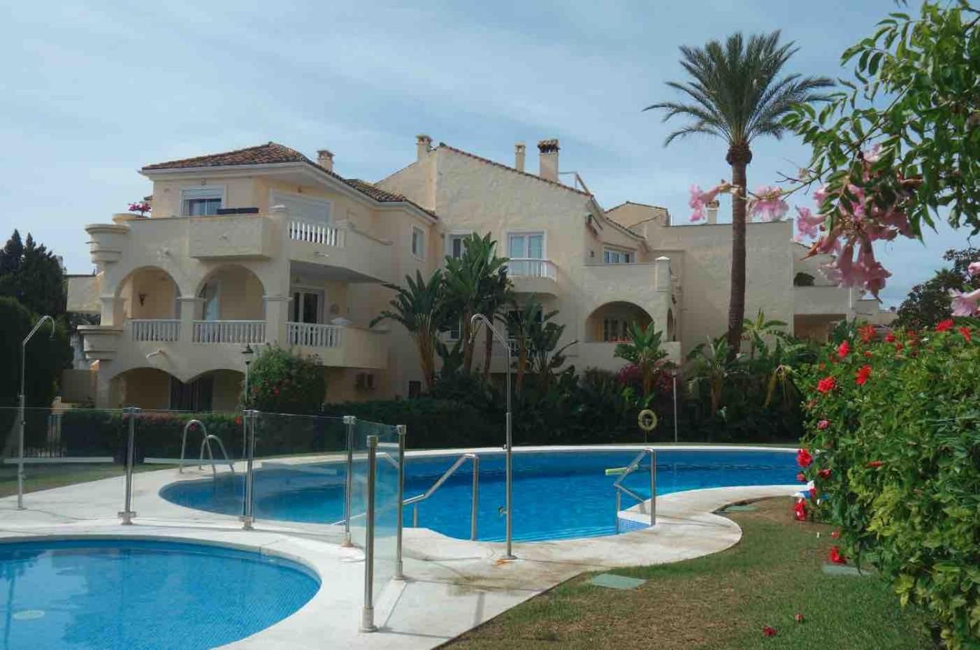 Apartment In El Paraiso - Near Puerto Banus Эстепона Экстерьер фото