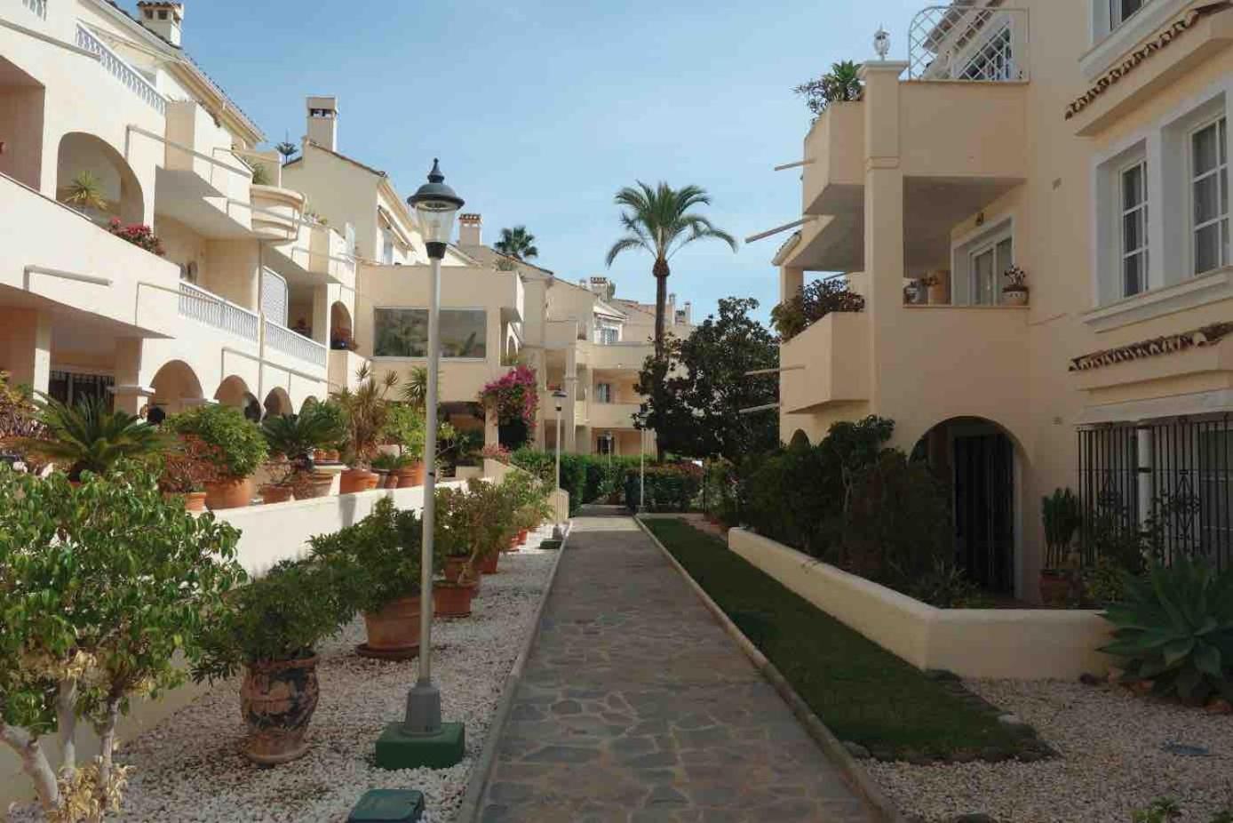 Apartment In El Paraiso - Near Puerto Banus Эстепона Экстерьер фото